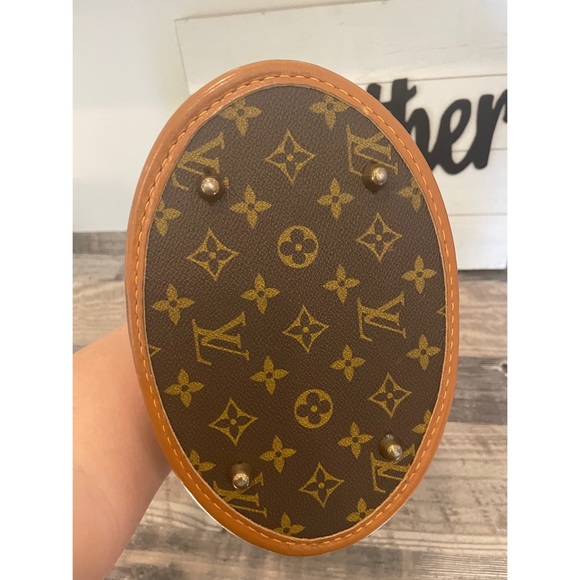 Louis Vuitton bag in GREAT condition - Picture 2 of 4